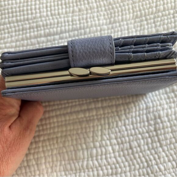 Safe Keeper Periwinkle Soft Genuine Leather Wallet Like New - Picture 3 of 9